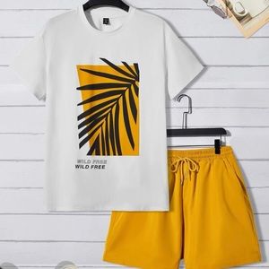 SHEIN Extended Sizes Men Slogan Graphic Tee & Drawstring Waist Shorts